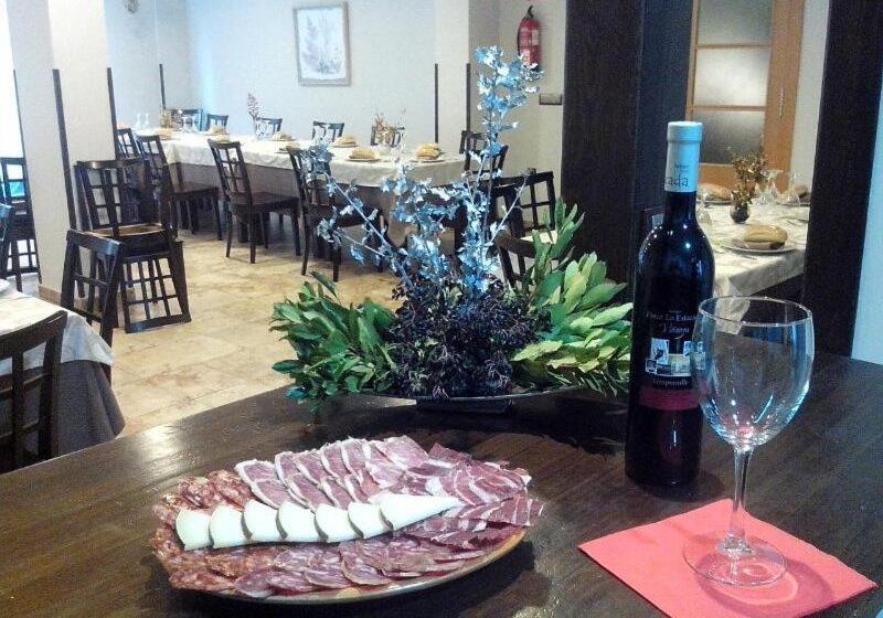 ホテル Peña Escrita