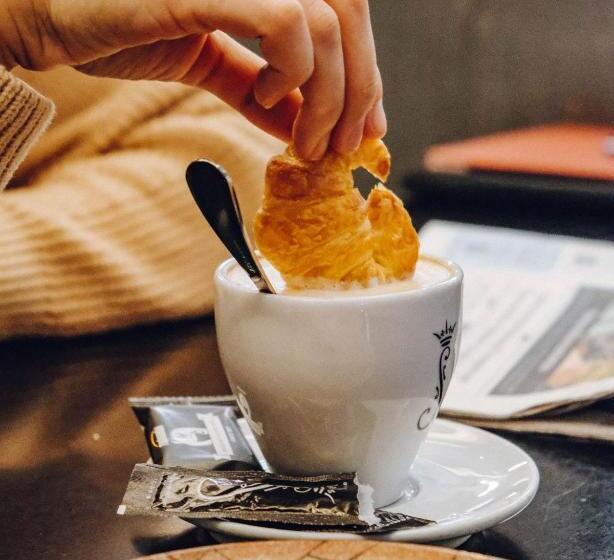 Отель Peninsular