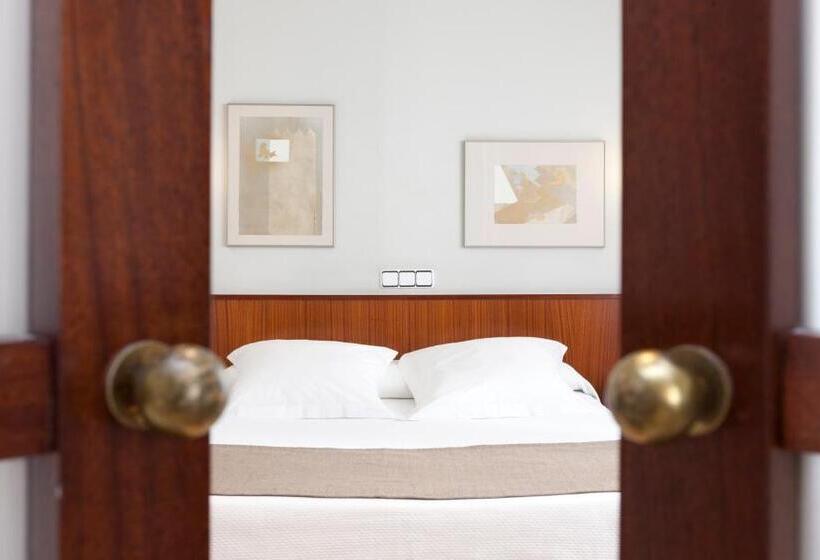 Отель Peninsular