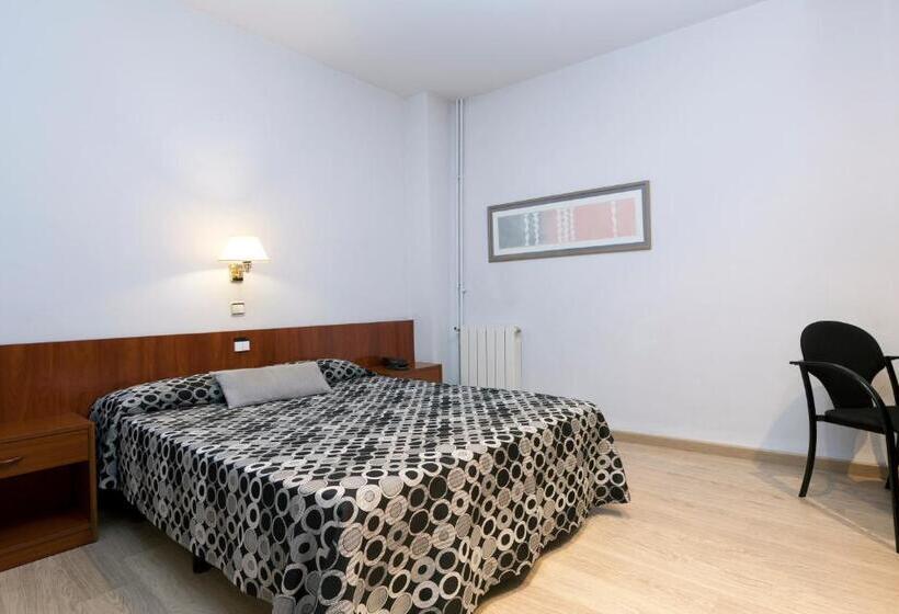 Отель Peninsular