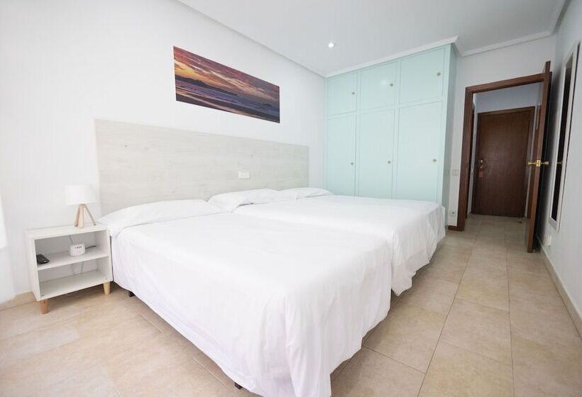 Отель Pinar Somo Surf