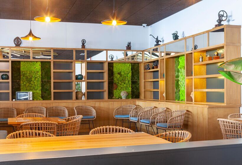 Отель Playa De La Luz