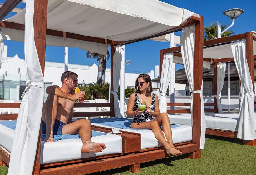 Отель Playa De La Luz