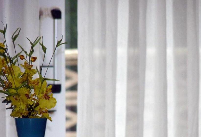 هتل Playa De Merón