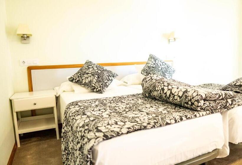 هتل Playa De Merón