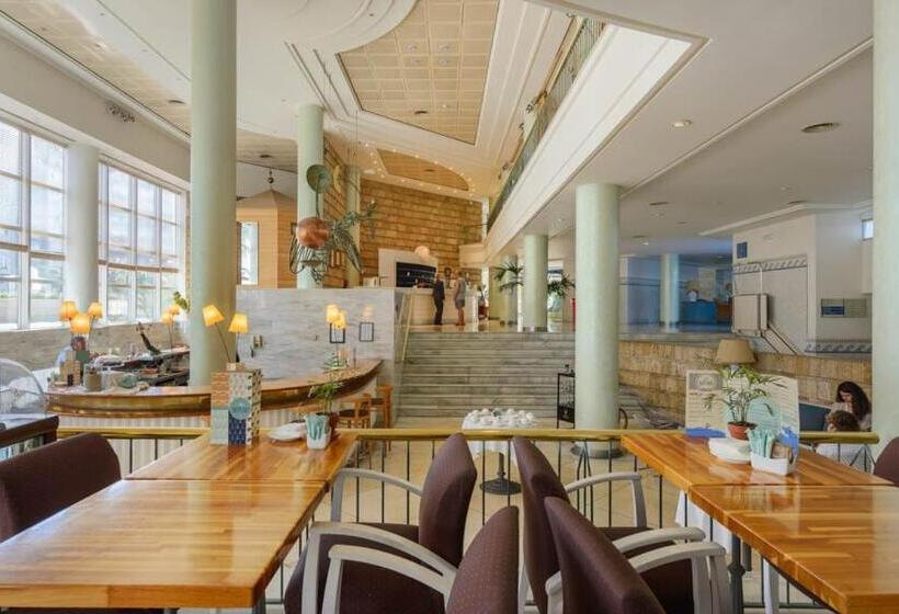 Отель Playa Victoria