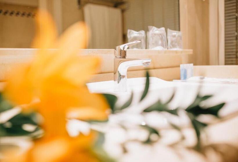 Отель Playa Victoria