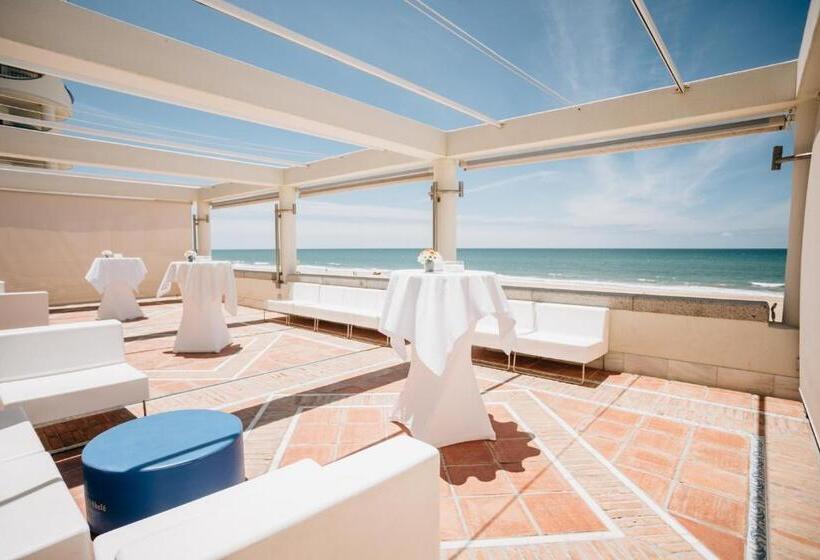 Отель Playa Victoria