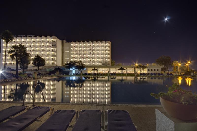 酒店 Puertobahia & Spa