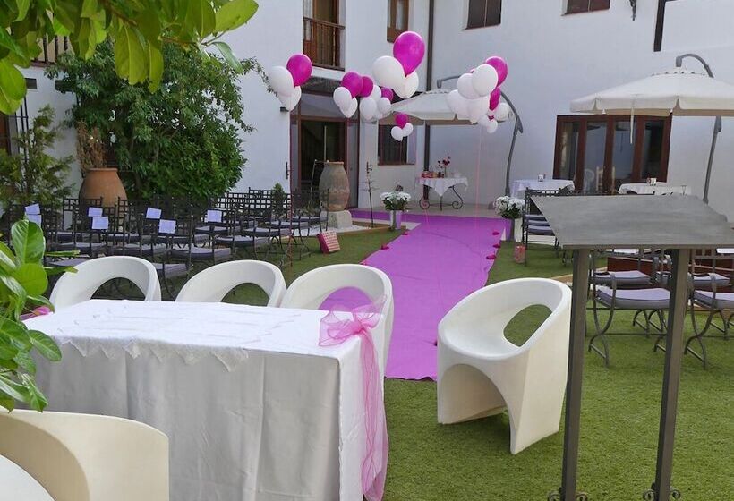 هتل Cueva Del Fraile