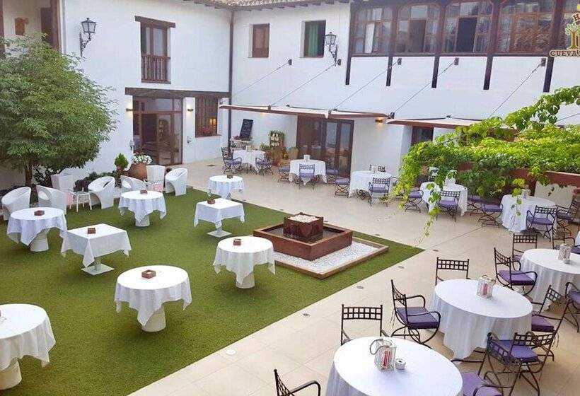 هتل Cueva Del Fraile