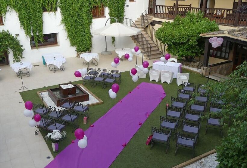 هتل Cueva Del Fraile