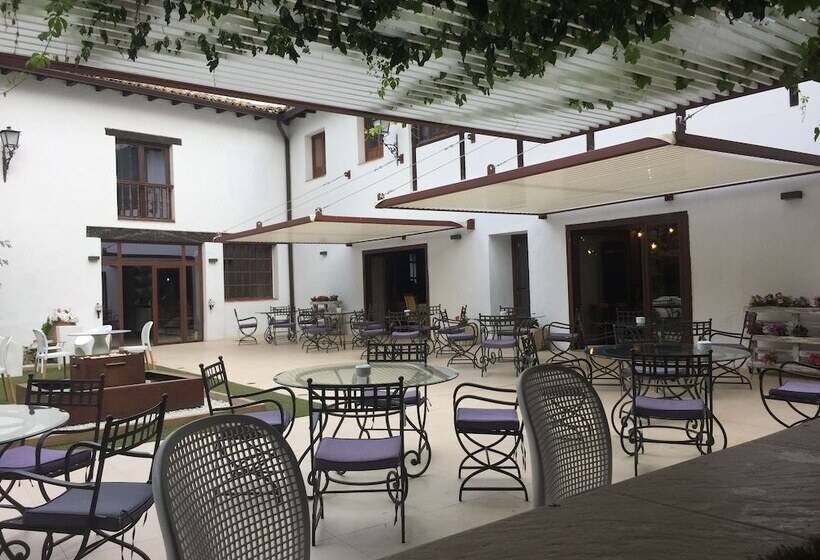 هتل Cueva Del Fraile