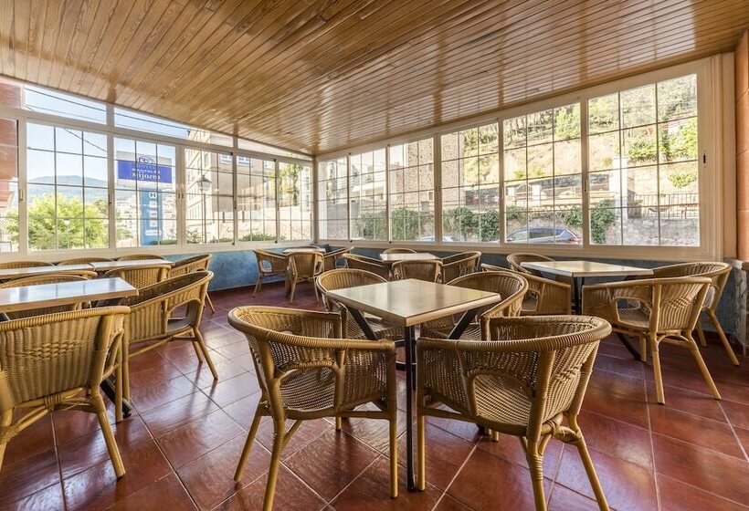 Отель Rosaleda Del Mijares