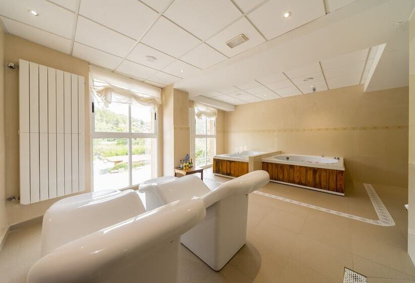 Отель Rosaleda Del Mijares