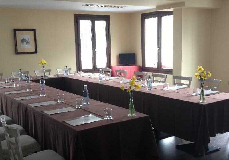 교외 호텔 Villa Turistica De Bubion