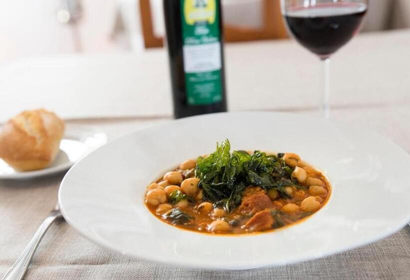 Сельский отель Zuhayra