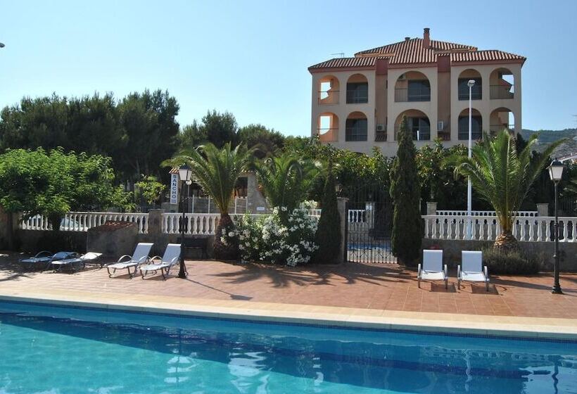 Отель Sancho Iii