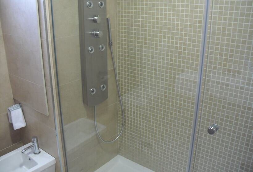 هتل Santa Cecilia