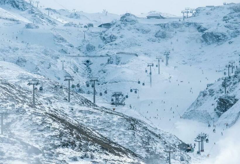 فندق The Mountains