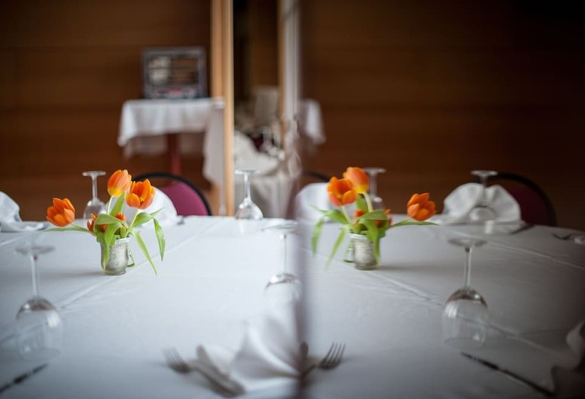 Отель Unzaga Plaza