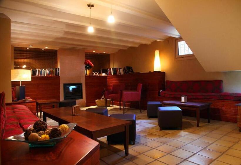 فندق Villa De Alquézar