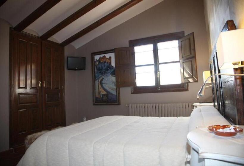 فندق Villa De Alquézar