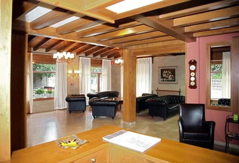 هتل Villa De Canfranc