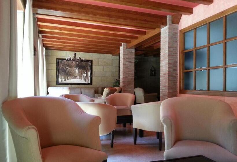 هتل Villa De Canfranc