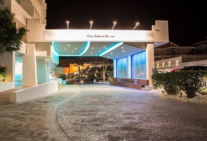 On Hotels Oceanfront - Adults Designed