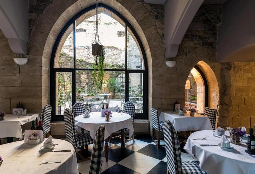 Parador De Hondarribia