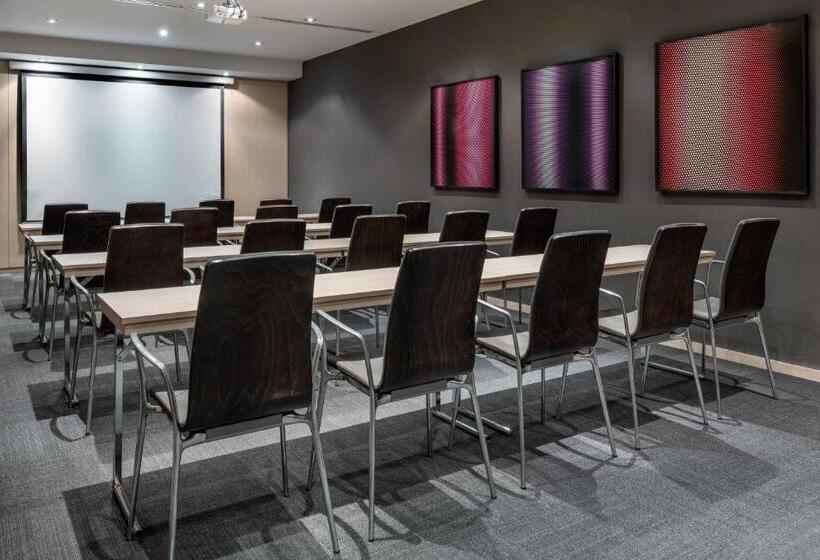 هتل The Westin Madrid Cuzco