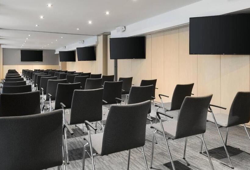 هتل The Westin Madrid Cuzco