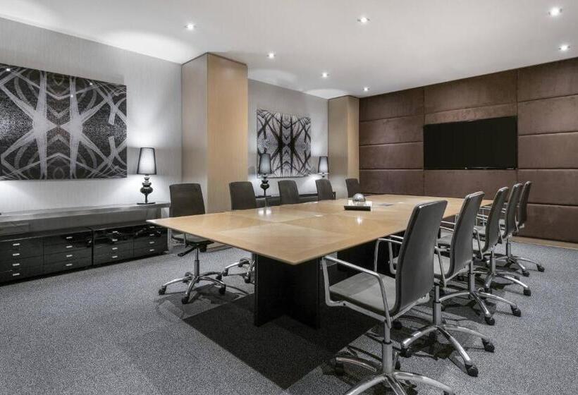 هتل The Westin Madrid Cuzco