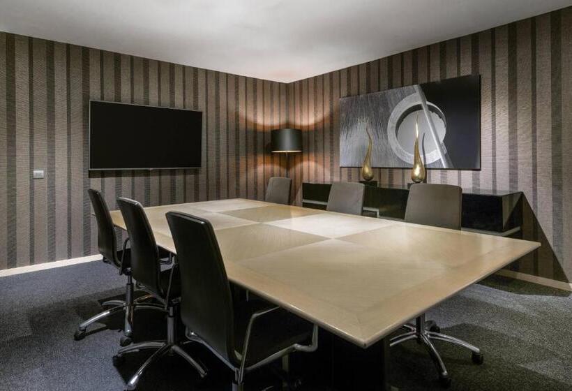 هتل The Westin Madrid Cuzco