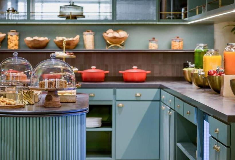 هتل The Westin Madrid Cuzco