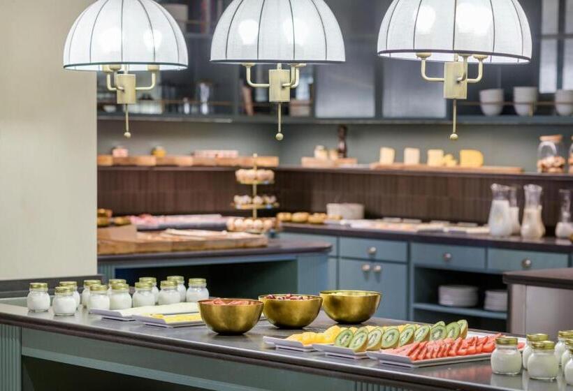 هتل The Westin Madrid Cuzco