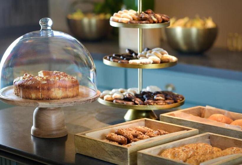 هتل The Westin Madrid Cuzco