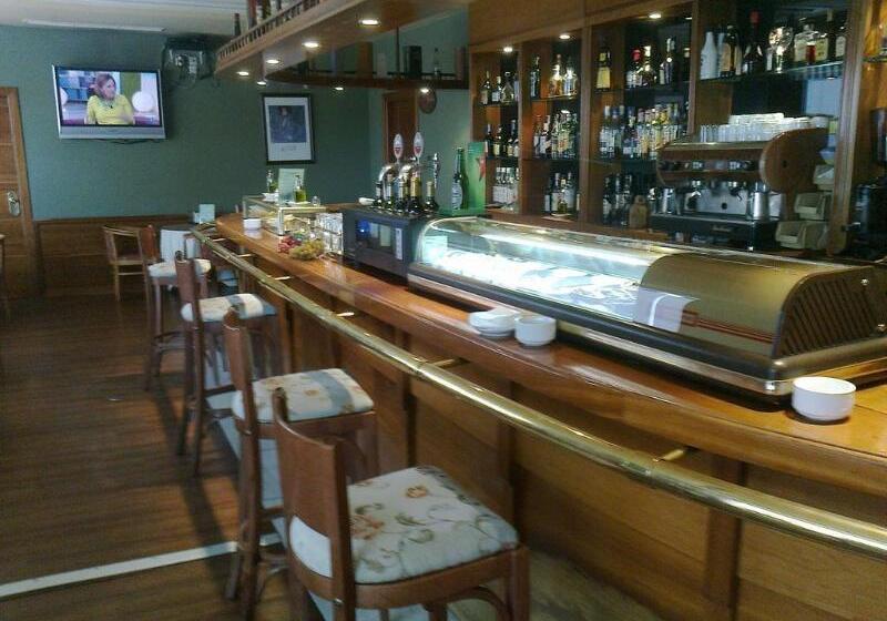 호텔 Aeropuerto Ifema Madrid Torre Hogar Premium