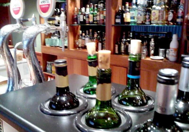 호텔 Aeropuerto Ifema Madrid Torre Hogar Premium