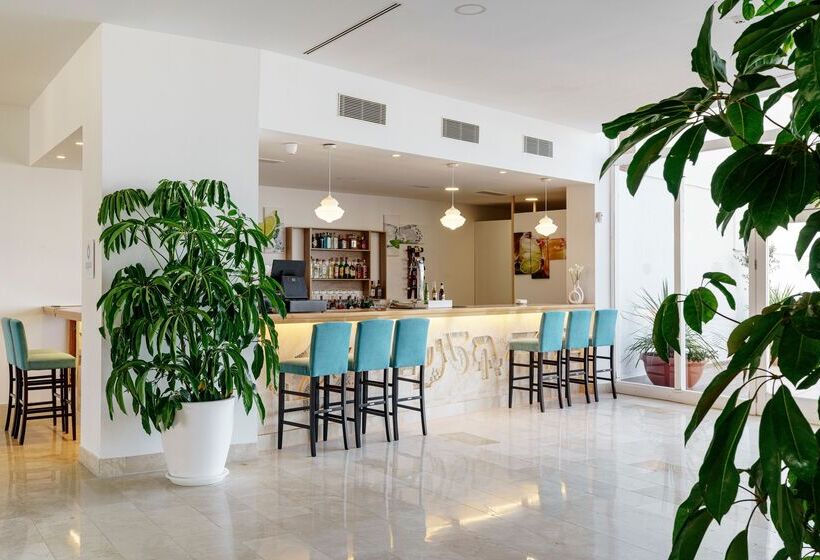 Отель Aluasun Doblemar