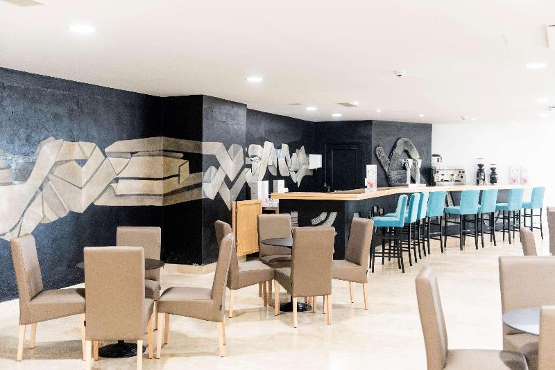 Отель Aluasun Doblemar