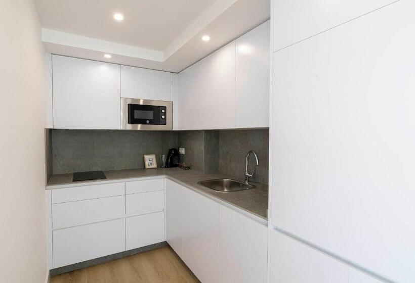 Отель Apartamentos Rotilio