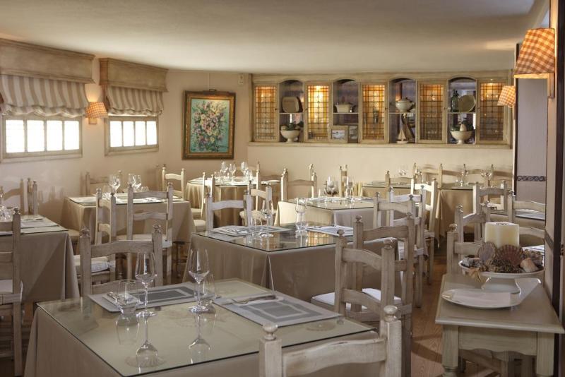 Отель Apartamentos Rotilio