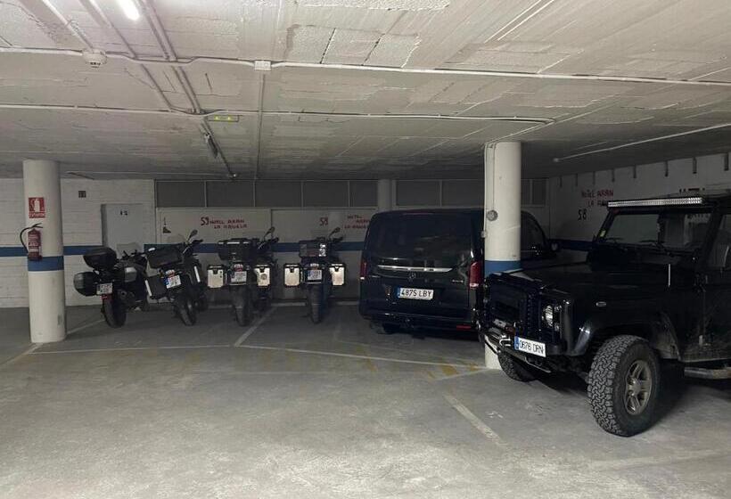 هتل Aran La Abuela