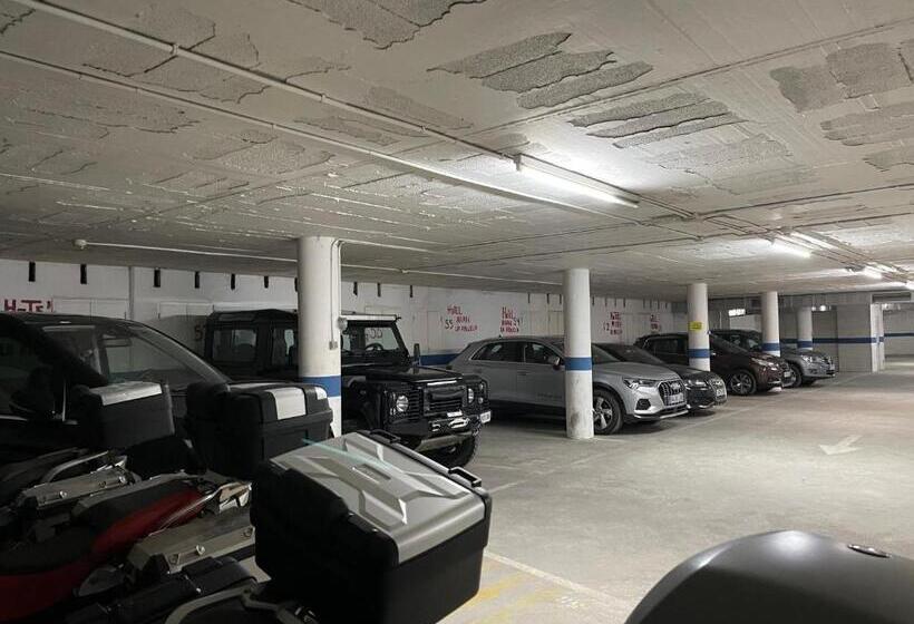 هتل Aran La Abuela