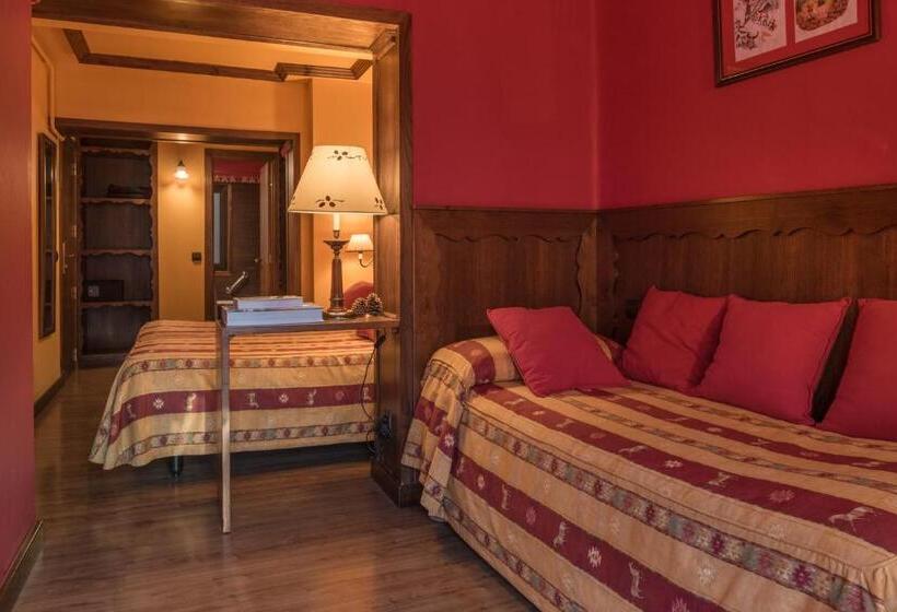 هتل Aran La Abuela