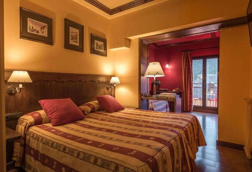 هتل Aran La Abuela