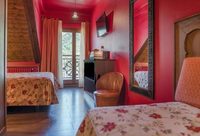 هتل Aran La Abuela