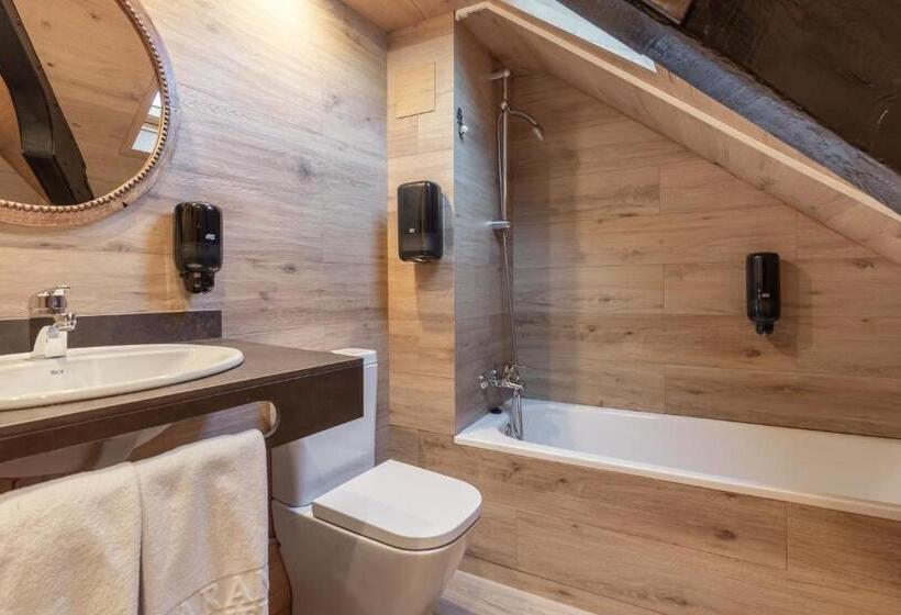 هتل Aran La Abuela